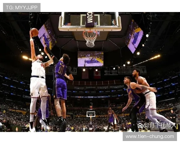 湖人险胜快船两人满分四人低迷 湖人险胜快船两人满分四人低迷