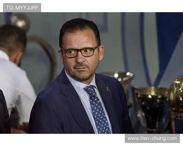 消息人士曝老佛爷视自己为总监 主教练难受重视 消息人士曝老佛爷视自己为总监 主教练难受重视