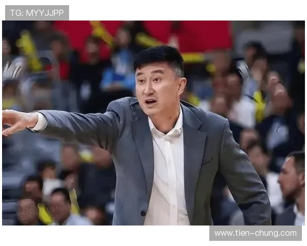 杜锋因身体不适暂时离队 由助教指挥 杜锋因身体不适暂时离队 由助教指挥